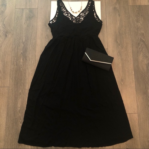 Black Sleeve Dress with Lace Pattern - Picture 1 of 9